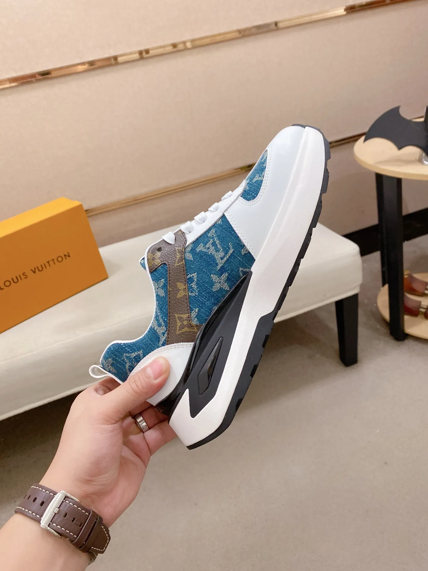 Men's shoes💰:442💰🇮🇹🇮🇹LV Louis Vuitton. The latest fashionable casual shoes are popular in physical stores. New spring and summer comfortable imported custom original cowhide, unique jacquard fabric element design. With sheepskin lining, Lv original bottom, [sun][sun] high-end packaging and high quality💪Details determine the quality, you can enter and exit the counter at will, welcome to compare🇮🇹Size 38-44